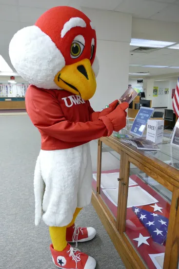 University of Wisconsin-River Falls, Chalmer Davee Library